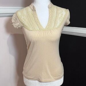 ⭐y2k cream lace v neck top xs